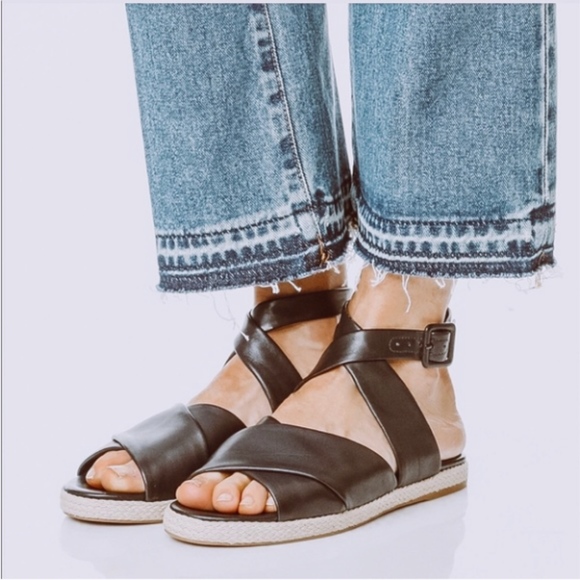 Diane von Furstenberg Iona Black Leather Sandals - Picture 6 of 6